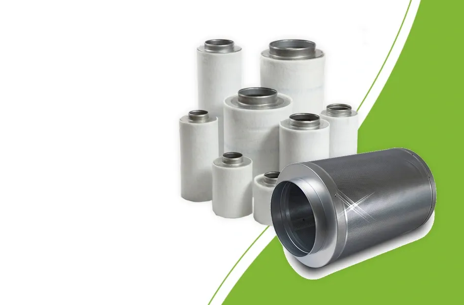 Wilco Aktivkohlefilter mit weißen Vorfilterhüllen und ein Wilco Inline-Filter aus Metall